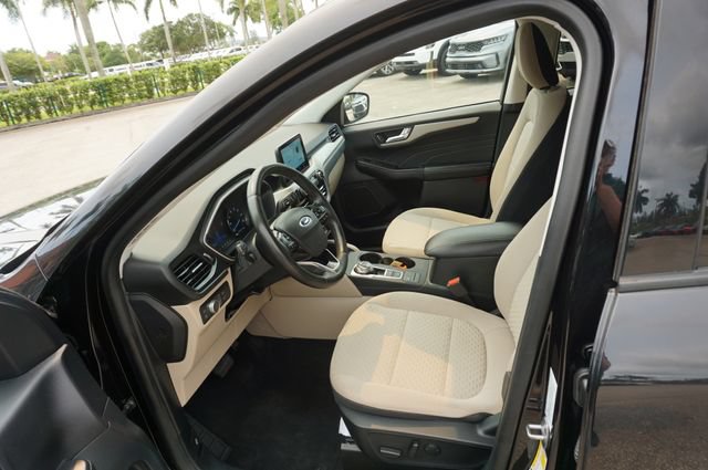 Certified 2021 Ford Escape SE w/ SE Sport Appearance Package FWD image 23