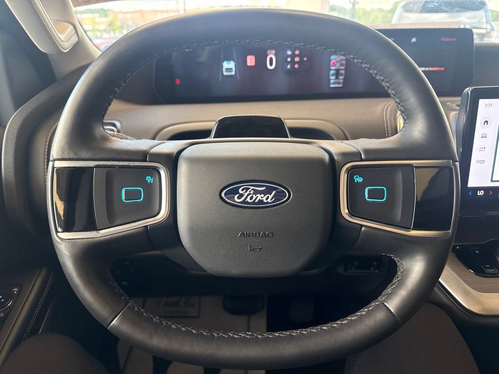 Certified 2026 Ford Expedition Max Platinum w/ Driver's Package AWD/4WD image 19