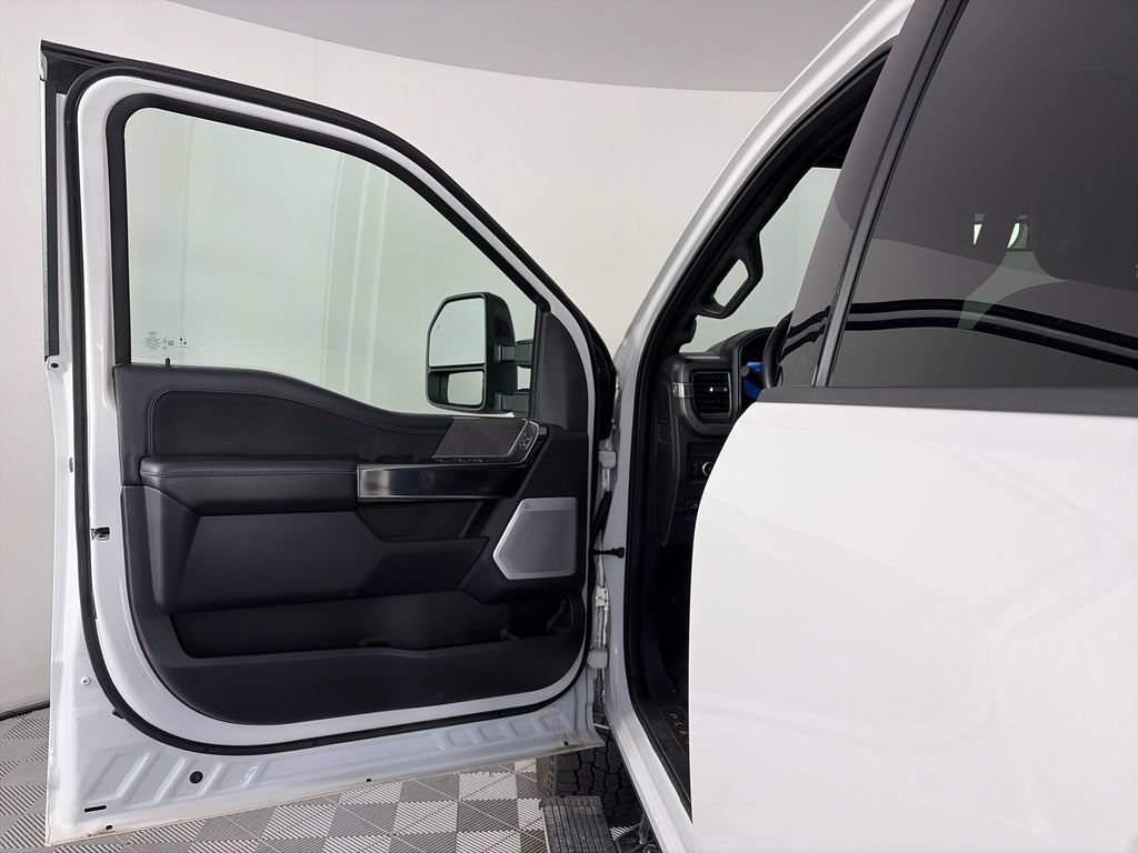 Certified 2025 Ford F250 Platinum AWD/4WD image 10