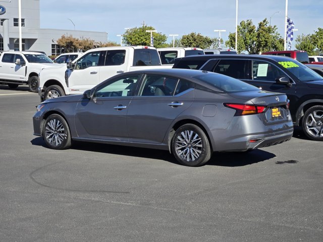 Used 2025 Nissan Altima 2.5 SV AWD/4WD image 8