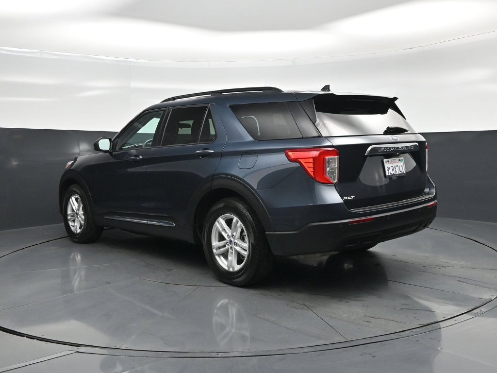 Certified 2023 Ford Explorer XLT RWD image 6