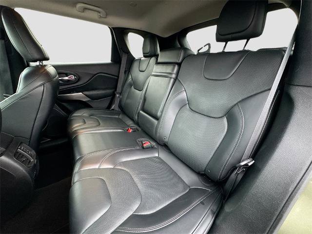 Used 2019 Jeep Cherokee Limited image 19