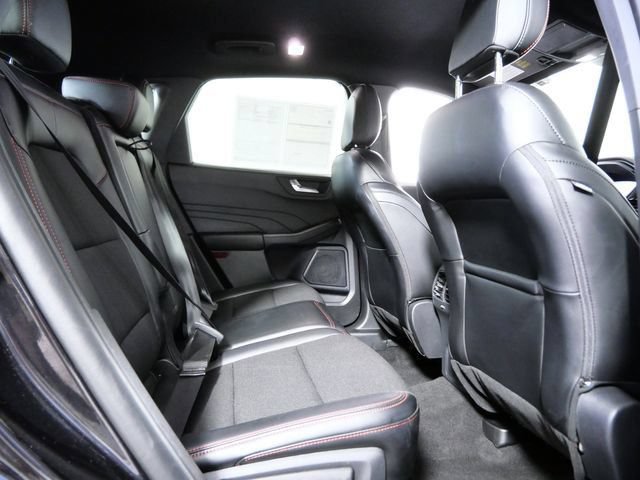 Certified 2025 Ford Escape ST-Line AWD/4WD image 12