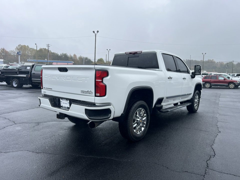 Used 2024 Chevrolet Silverado 3500 High Country w/ High Country Premium Package image 3