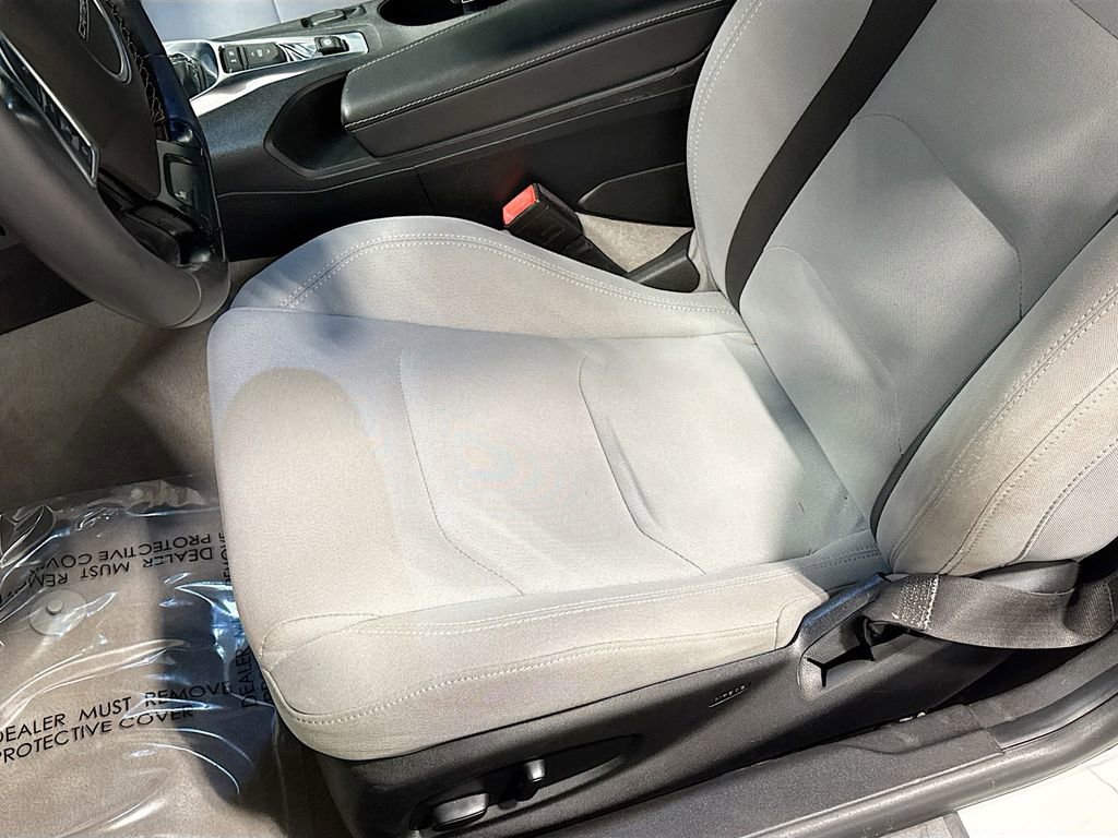 Used 2020 Chevrolet Camaro LT image 16