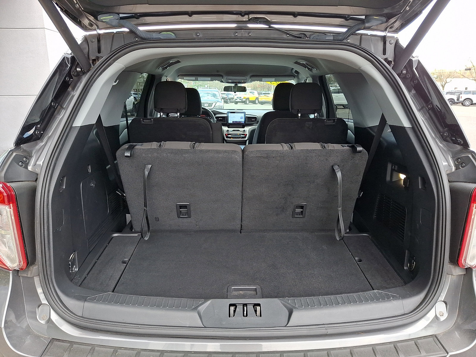 Certified 2023 Ford Explorer XLT image 29