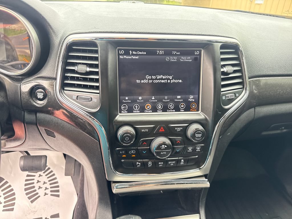 Used 2018 Jeep Grand Cherokee Altitude AWD/4WD image 19