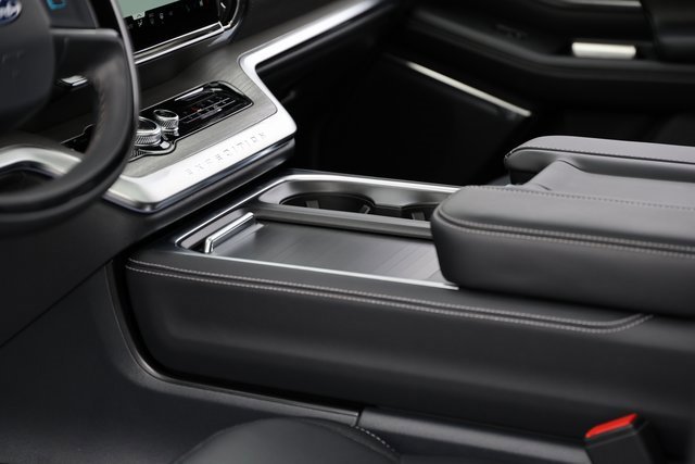 Certified 2025 Ford Expedition Platinum w/ Driver's Package image 16