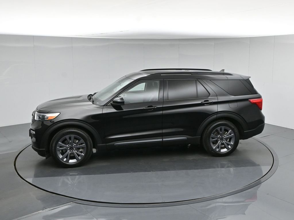 Certified 2022 Ford Explorer XLT w/ Equipment Group 202A RWD image 46