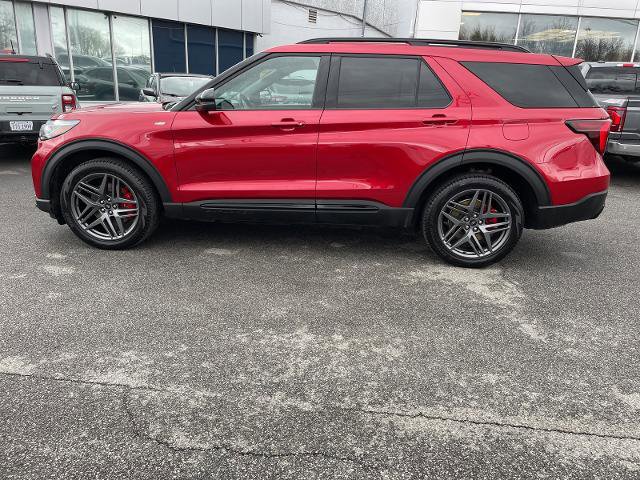Certified 2025 Ford Explorer ST-Line w/ Premium Package image 2