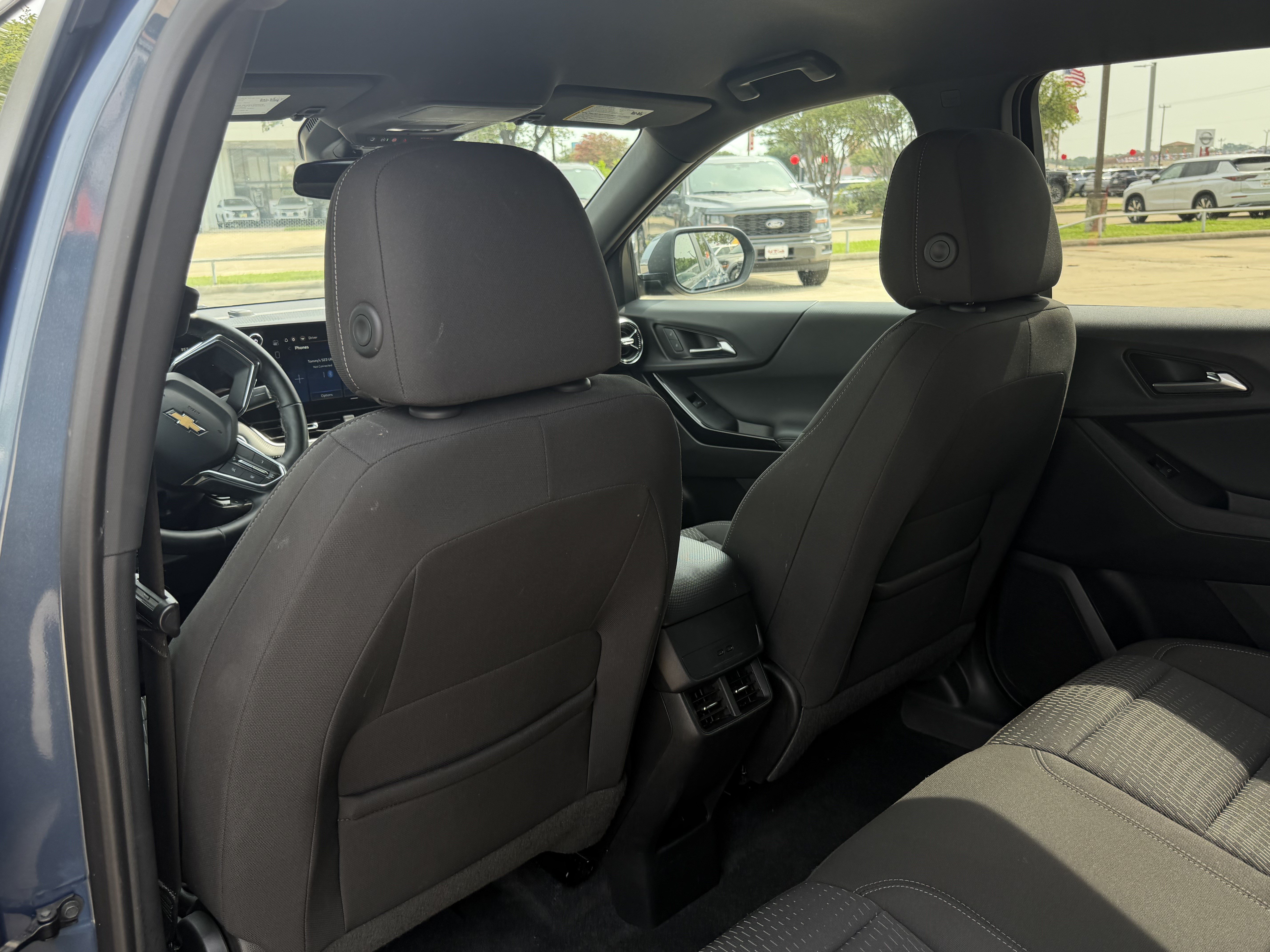 Used 2025 Chevrolet Equinox LT FWD image 12