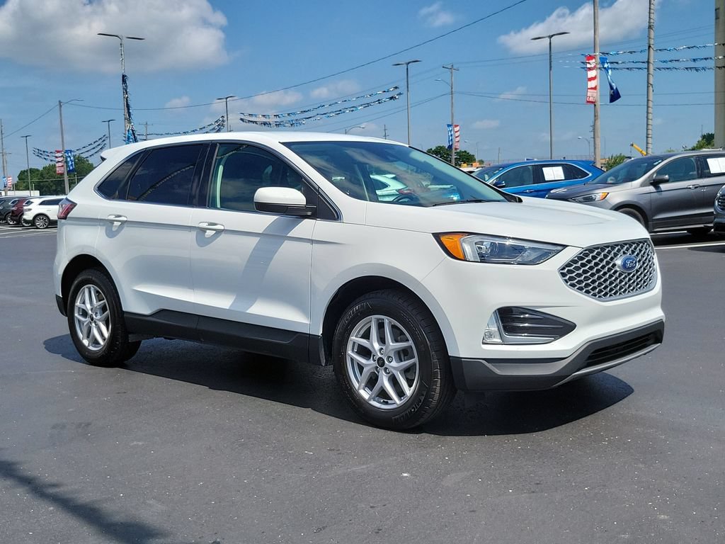 Certified 2023 Ford Edge SEL w/ Convenience Package AWD/4WD image 2