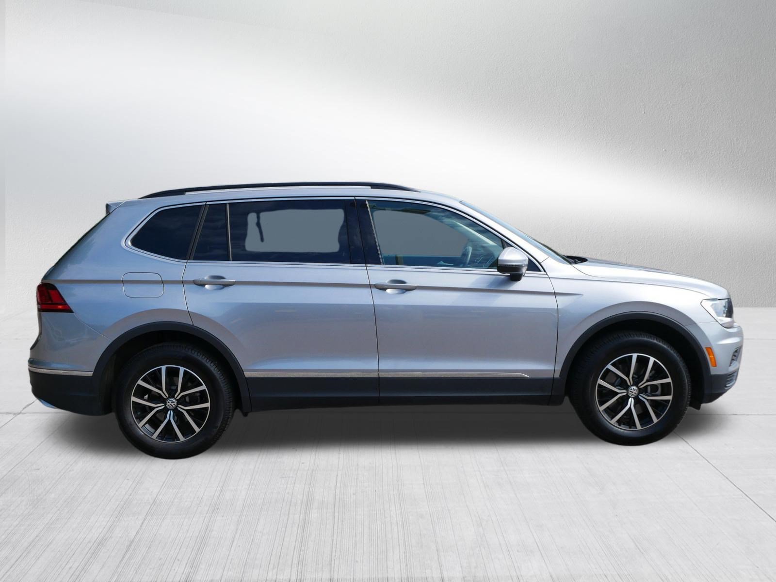 Used 2021 Volkswagen Tiguan SE AWD/4WD image 8