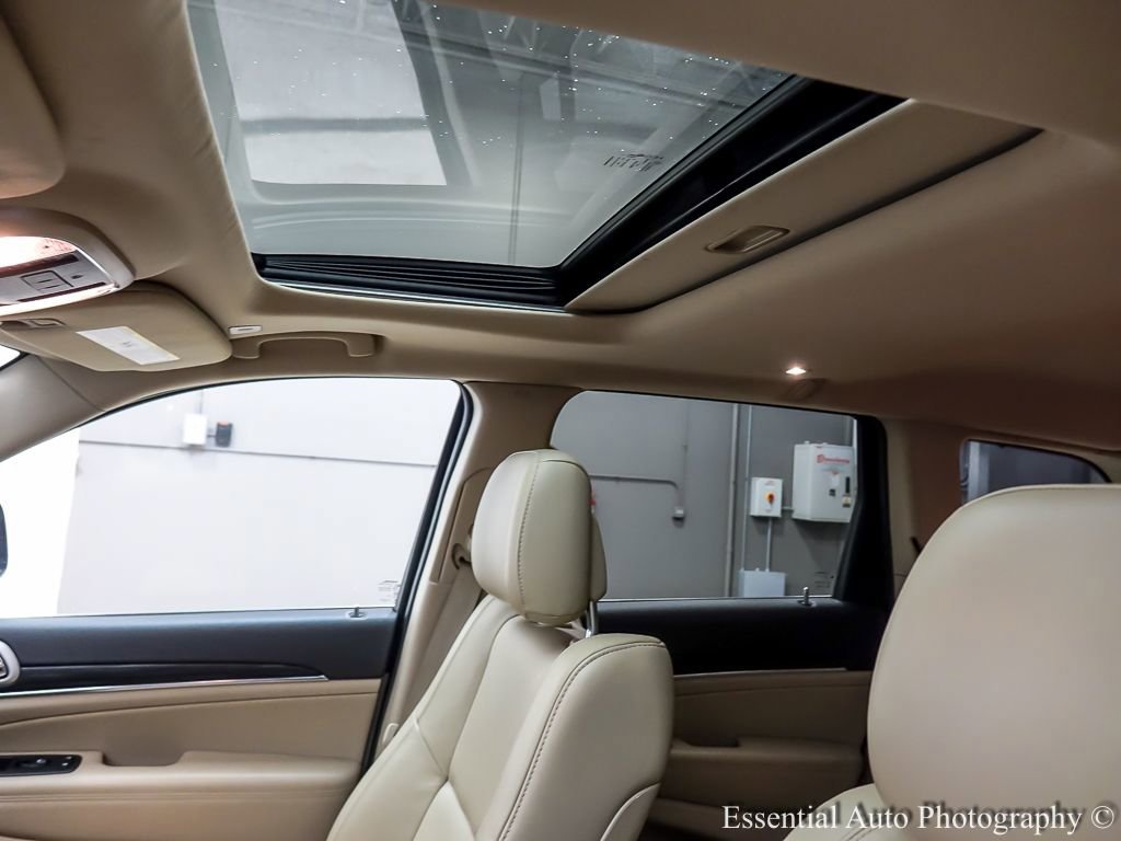 Used 2020 Jeep Grand Cherokee Limited w/ Premium Lighting Group image 11