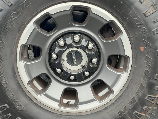 Certified 2022 Ford F250 Platinum w/ Tremor Off-Road Package AWD/4WD image 14