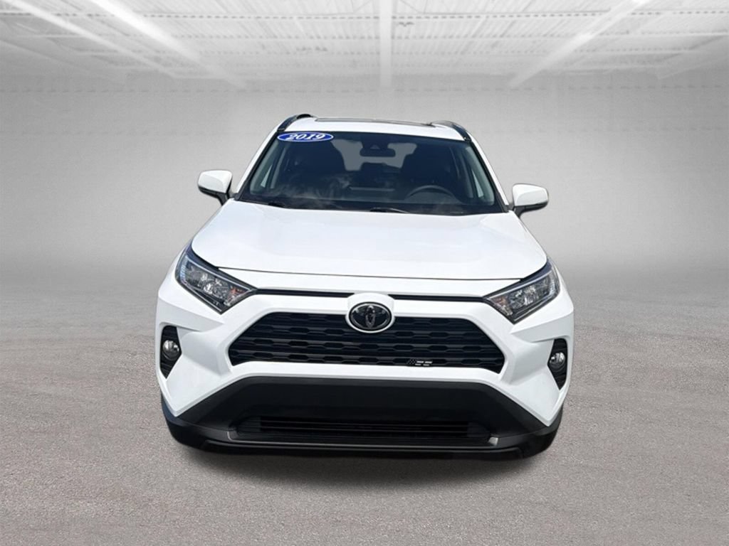 Used 2019 Toyota RAV4 XLE w/ Convenience Package AWD/4WD image 3