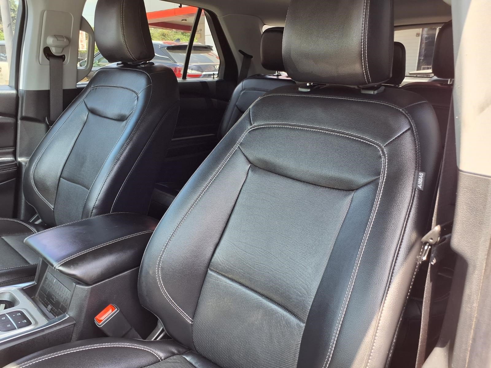 Certified 2021 Ford Explorer Limited w/ Equipment Group 301A RWD image 15