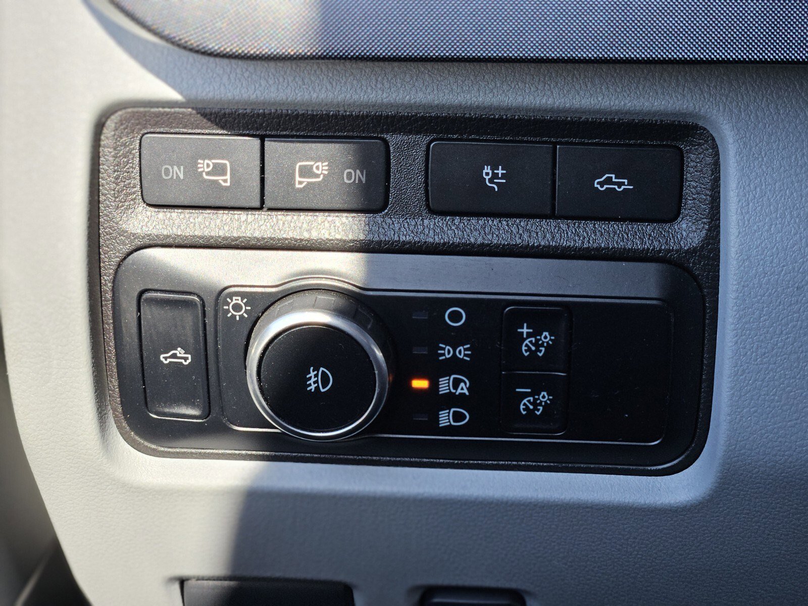 Certified 2024 Ford F250 Limited w/ FX4 Off-Road Package image 25