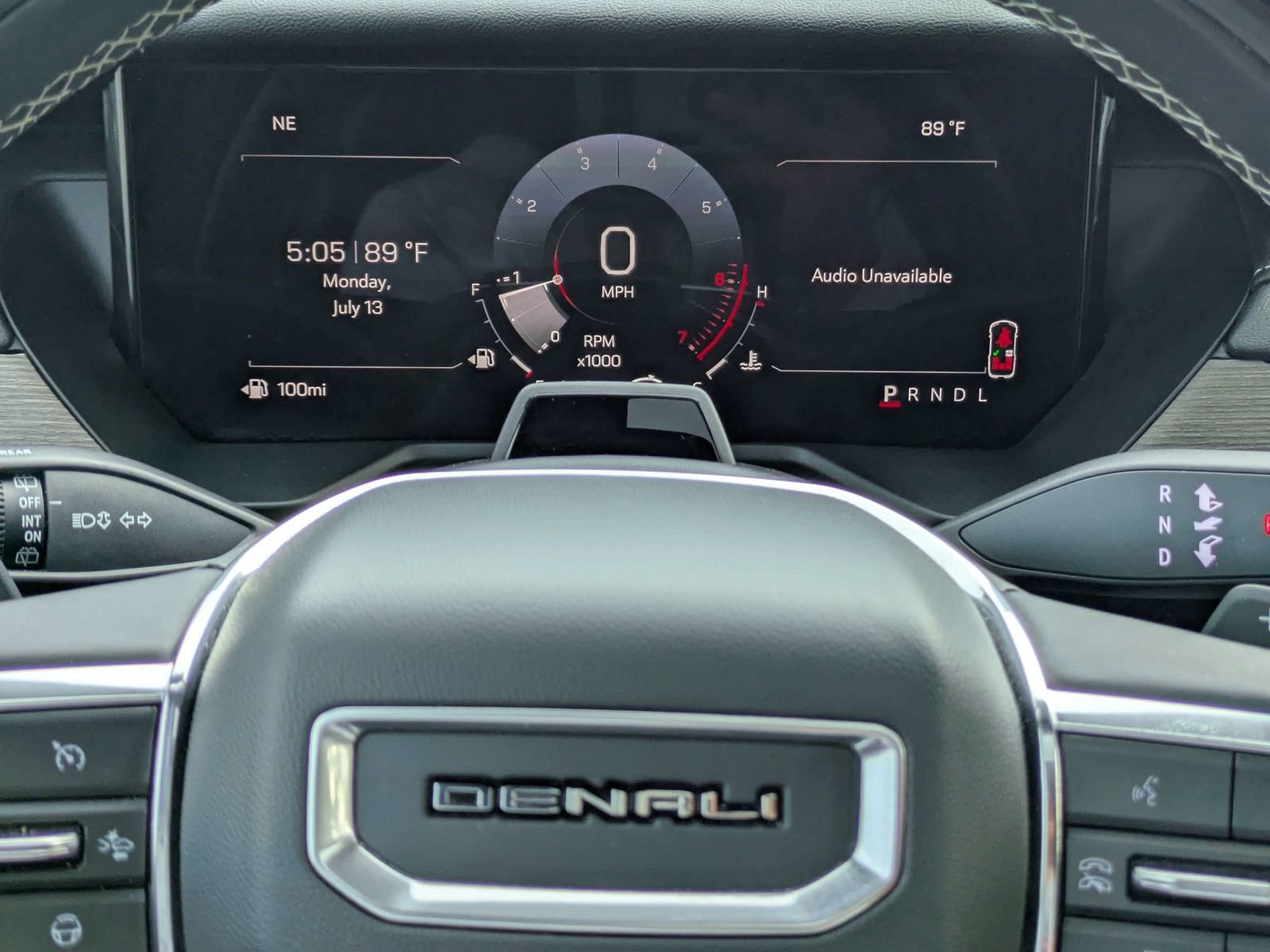 Used 2025 GMC Acadia Denali w/ Super Cruise Package FWD image 12