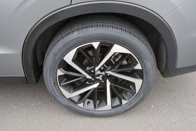 Used 2024 Mitsubishi Outlander SE image 19