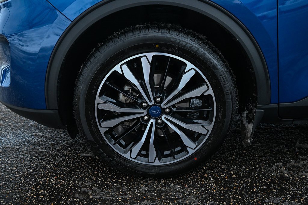 Certified 2022 Ford Escape SE w/ SE Sport Appearance Package image 12