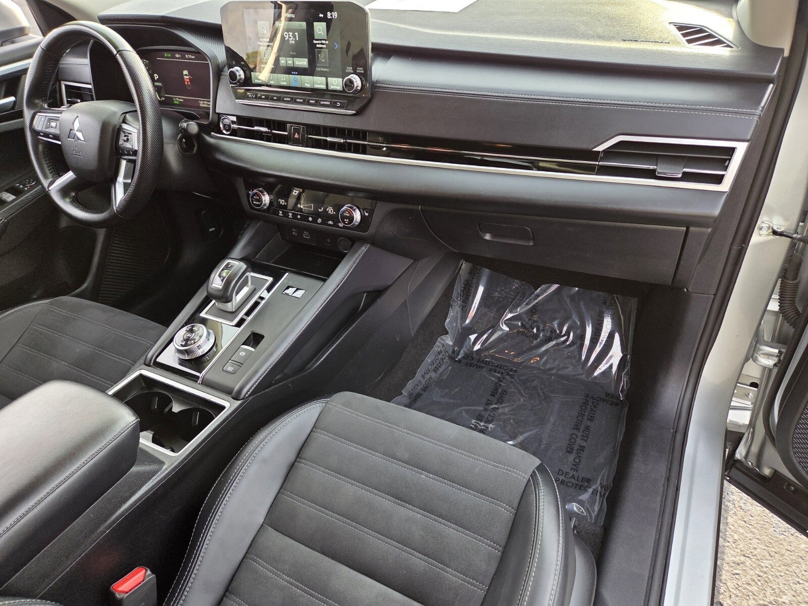 Used 2024 Mitsubishi Outlander 4WD Plug-In Hybrid image 17