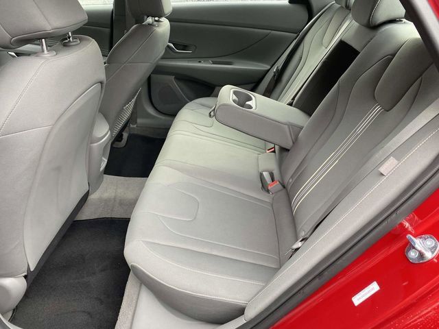 Used 2025 Hyundai Elantra SEL w/ Cargo Package image 15