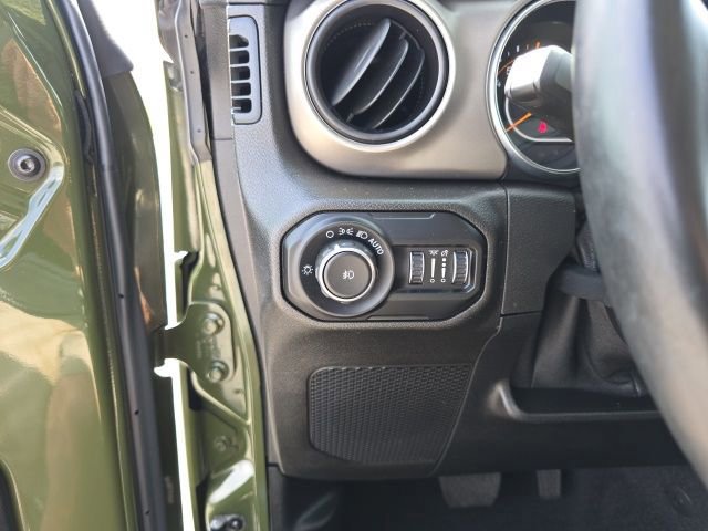 Used 2020 Jeep Wrangler Unlimited Sport image 24