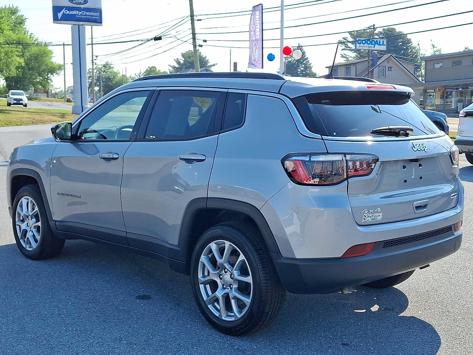 Used 2023 Jeep Compass Latitude AWD/4WD image 4