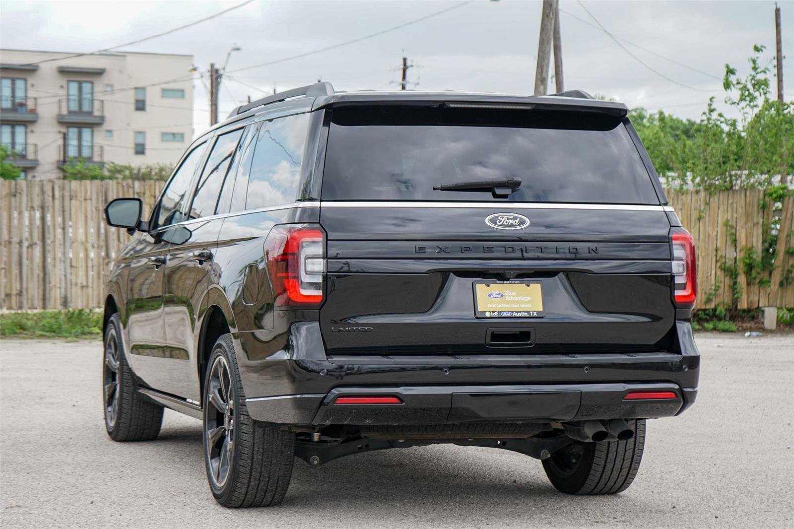 Certified 2023 Ford Expedition Limited RWD image 4
