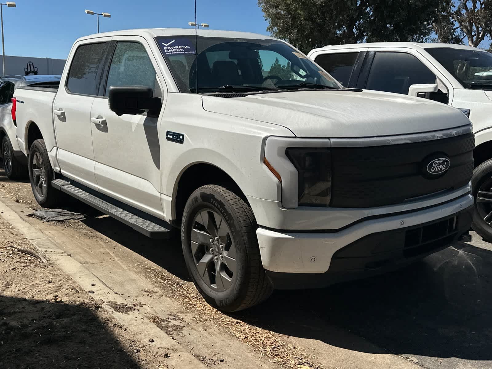 Certified 2025 Ford F150 Lightning Flash AWD/4WD image 3