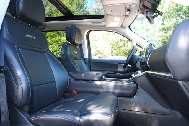 Certified 2026 Ford Expedition Platinum w/ Driver's Package AWD/4WD image 11