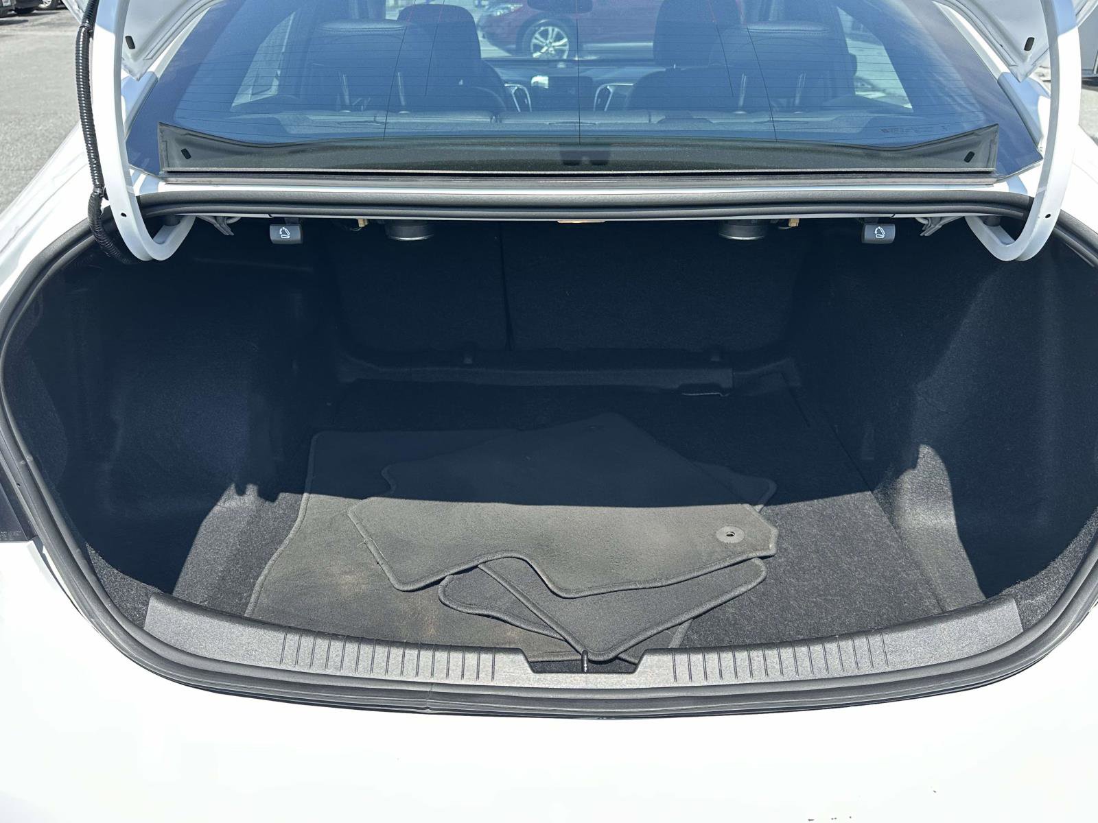 Used 2024 Chevrolet Malibu LT FWD image 28