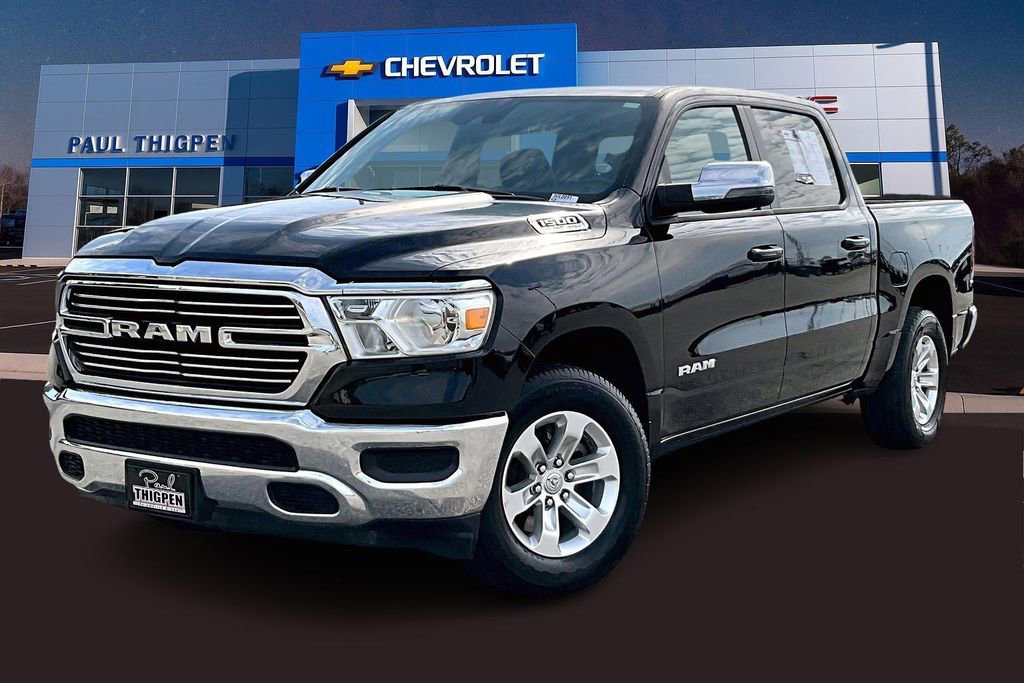 Used 2024 RAM 1500 Laramie AWD/4WD image 3