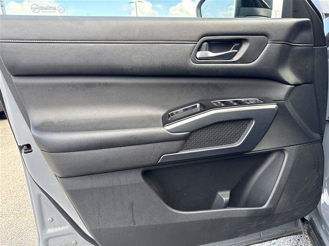 Used 2022 Nissan Pathfinder SL FWD image 25