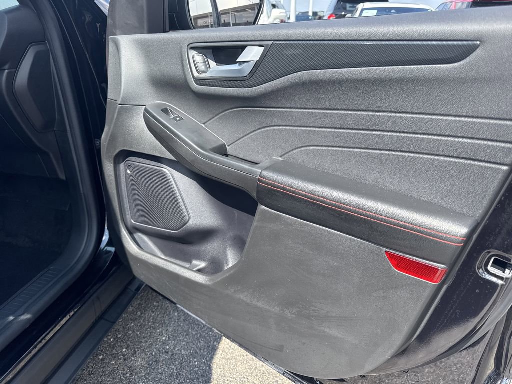 Certified 2023 Ford Escape ST-Line image 11