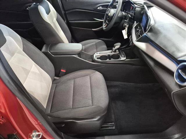 Used 2024 Chevrolet Trax LS w/ LS Convenience Package FWD image 23
