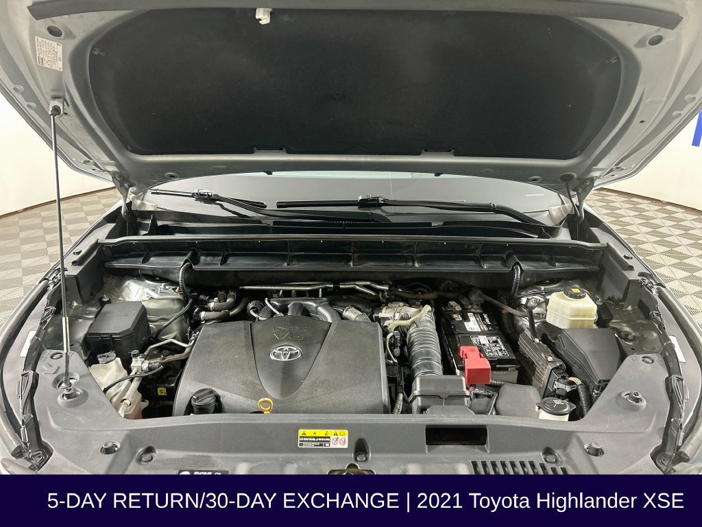 Used 2021 Toyota Highlander XSE AWD/4WD image 36