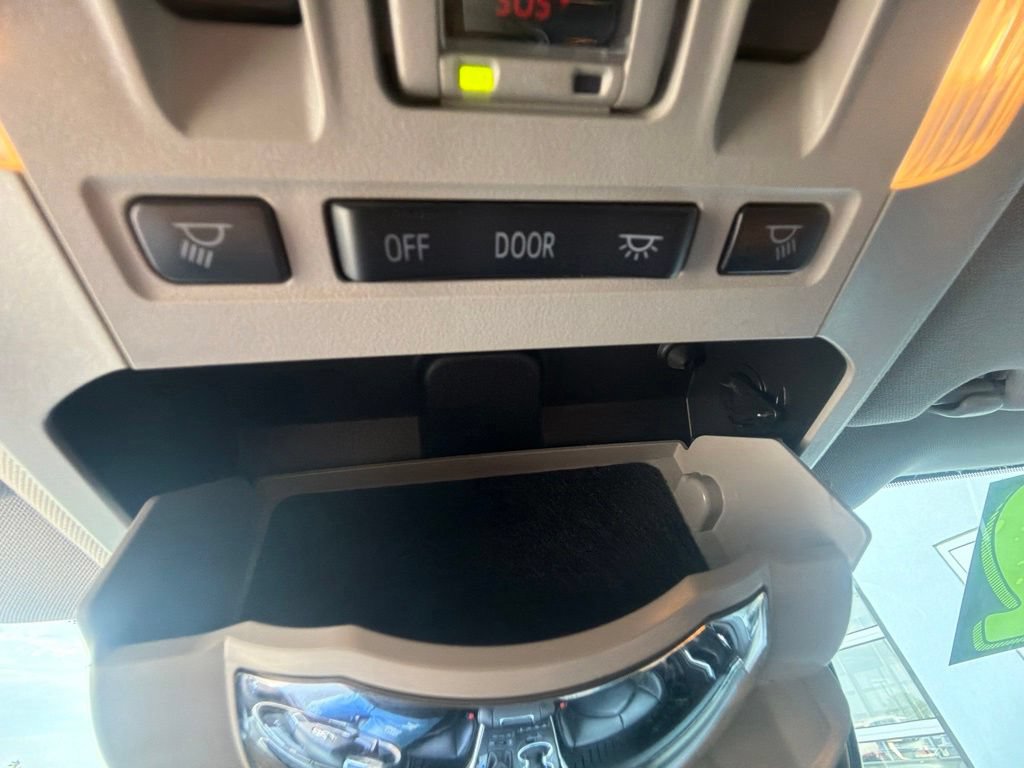 Used 2022 Toyota Highlander XLE AWD/4WD image 25