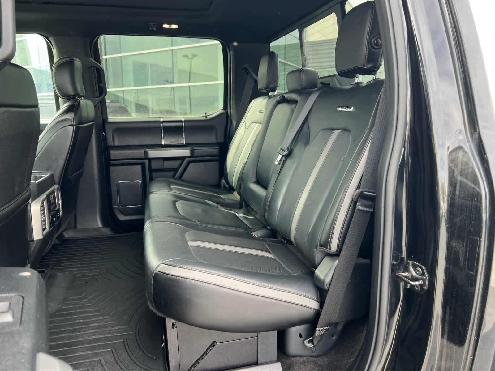 Certified 2018 Ford F350 Platinum w/ Platinum Ultimate Package AWD/4WD image 24
