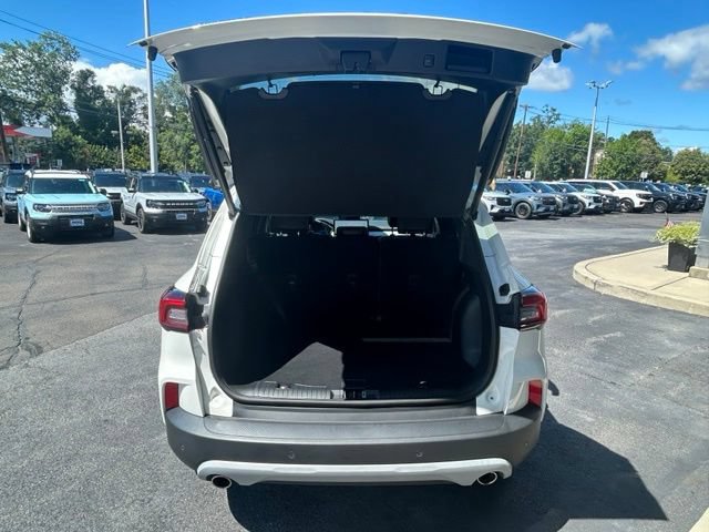 Certified 2023 Ford Escape Platinum w/ Premium Technology Package AWD/4WD image 8