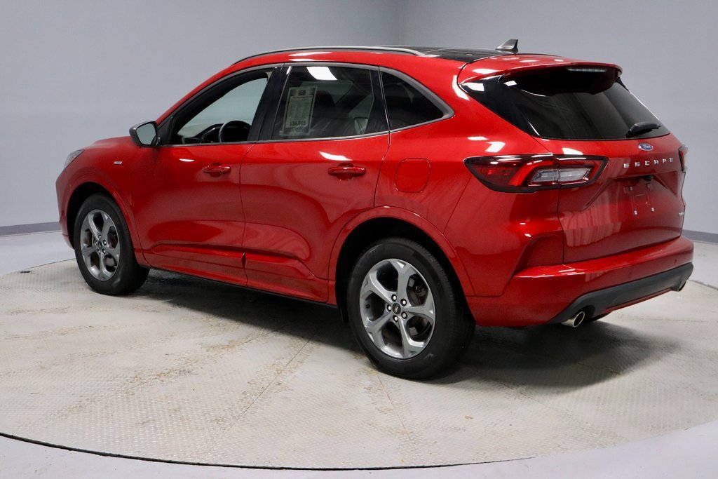 Certified 2023 Ford Escape ST-Line w/ Tech Pack #1 image 3