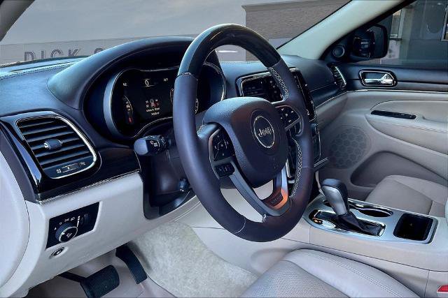 Used 2019 Jeep Grand Cherokee Overland RWD image 16