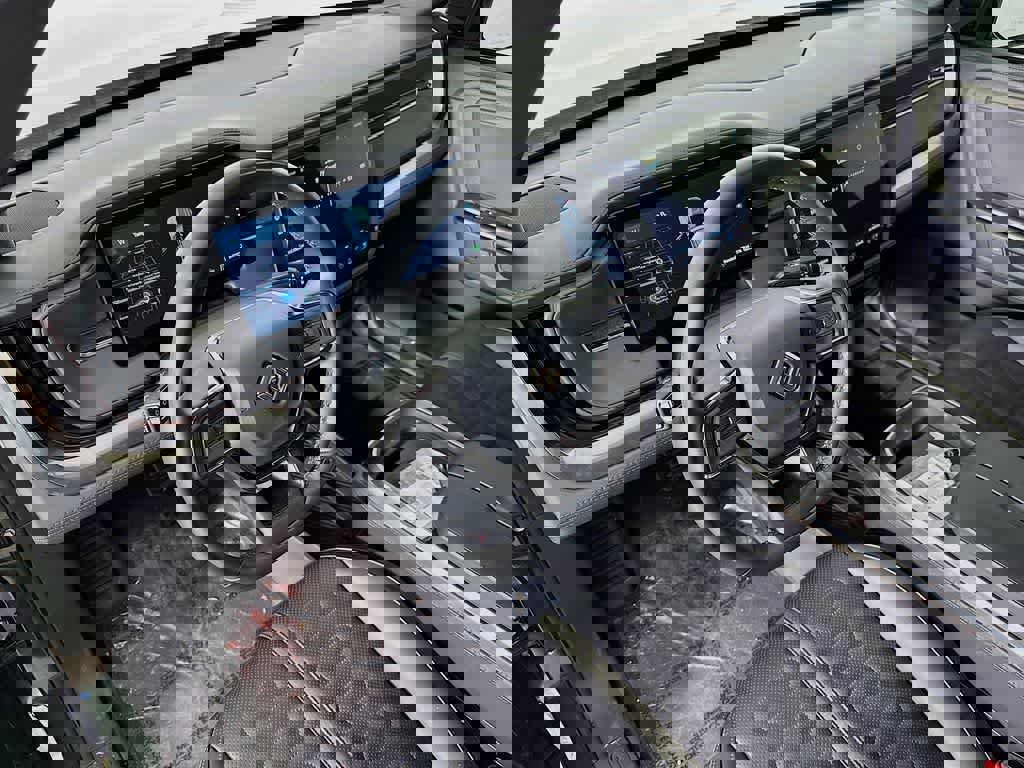 Used 2025 Rivian R1S Adventure AWD/4WD image 10