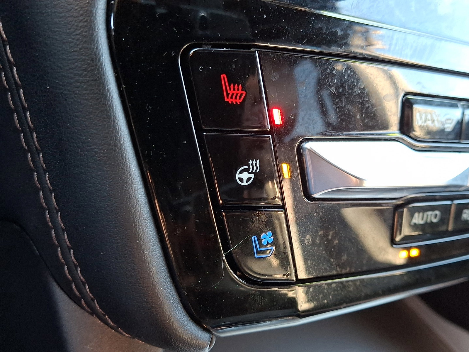 Certified 2022 Ford Explorer Platinum w/ Equipment Group 601A image 25