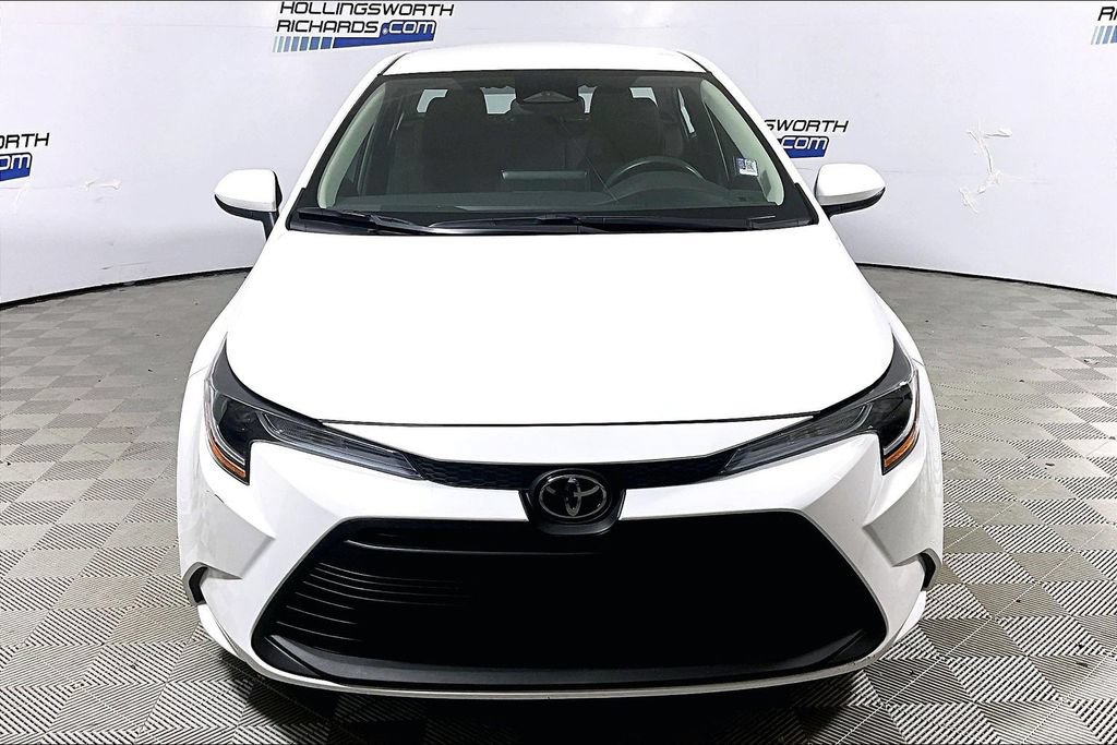 Used 2026 Toyota Corolla LE FWD image 2