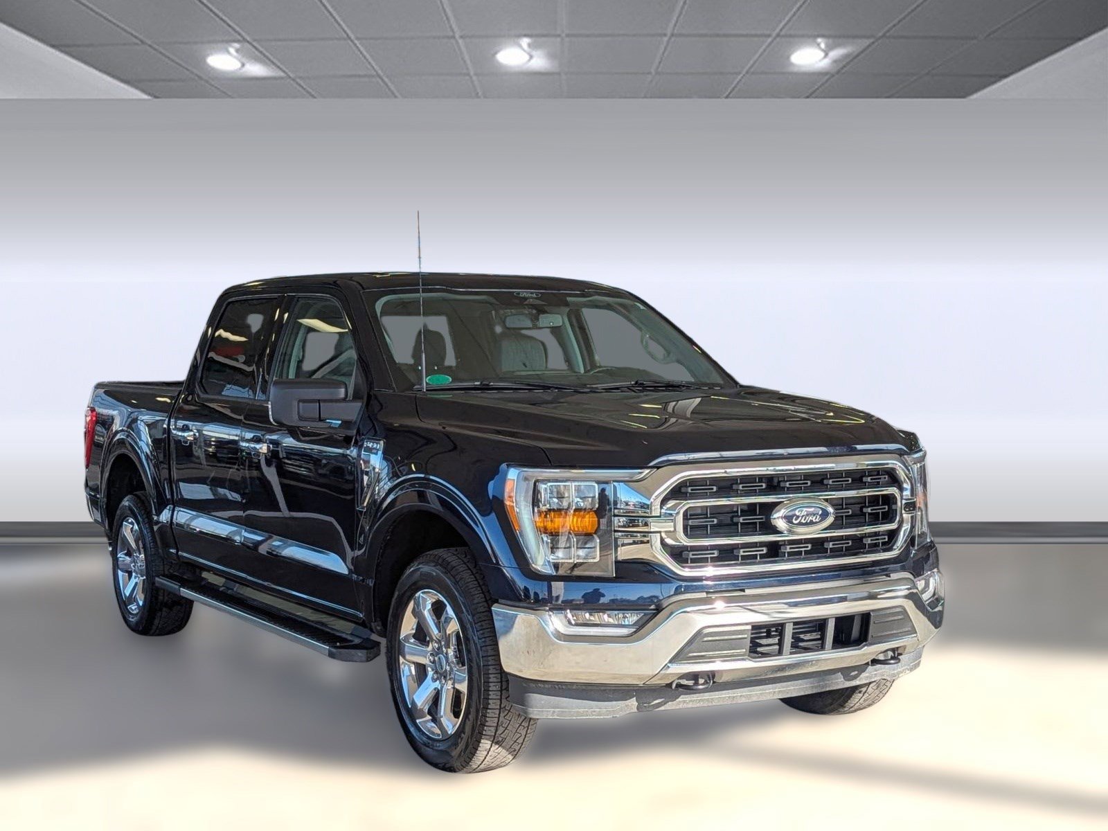 Certified 2022 Ford F150 XLT w/ Equipment Group 302A High image 6