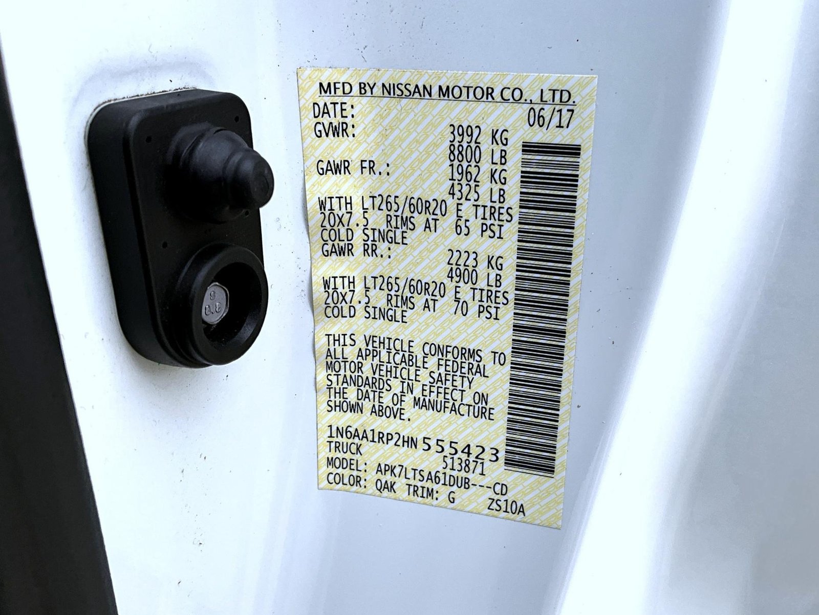 Used 2017 Nissan Titan SV AWD/4WD image 24
