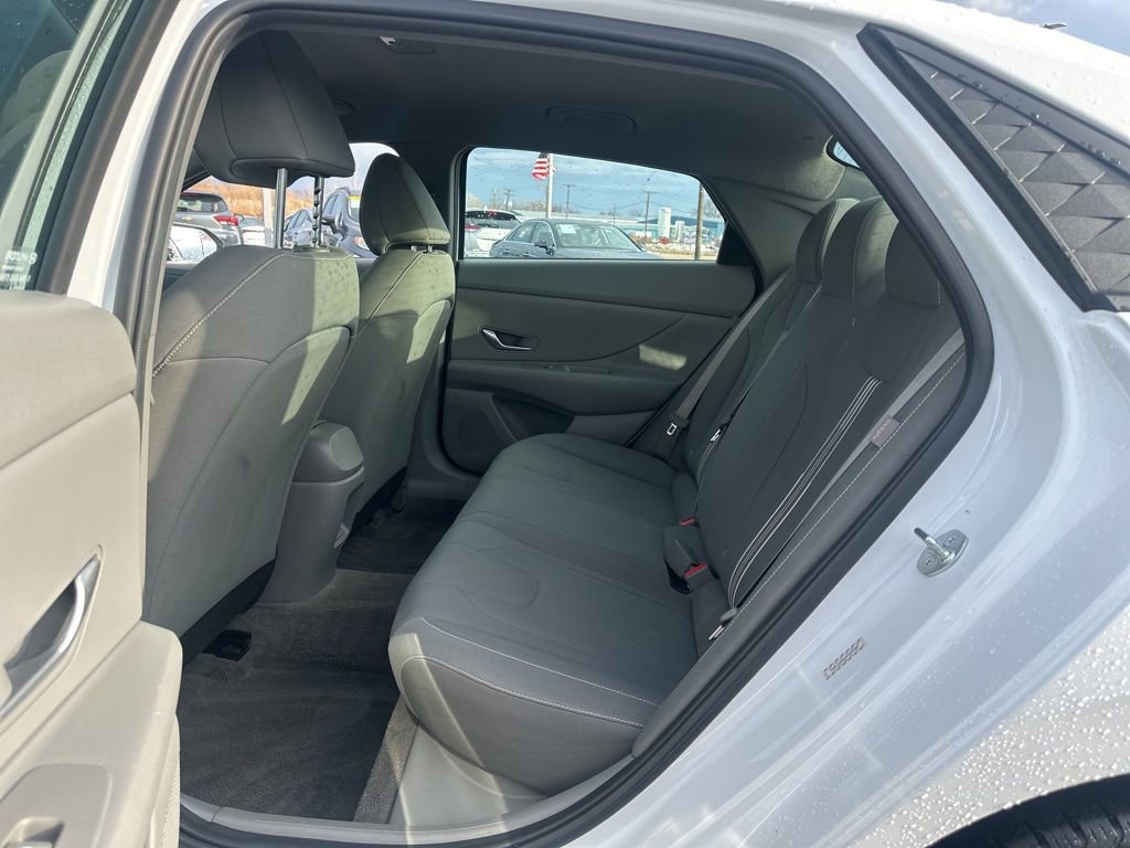 Used 2024 Hyundai Elantra SEL image 19