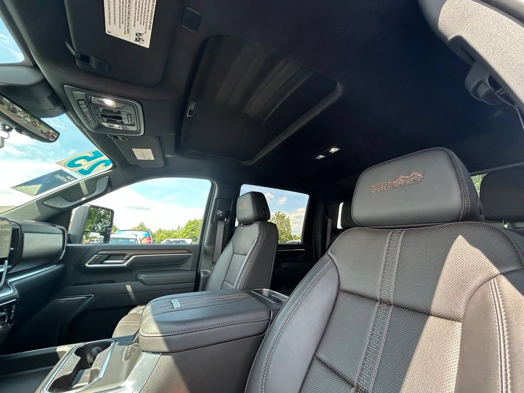 Used 2025 Chevrolet Silverado 2500 High Country w/ High Country Premium Package AWD/4WD image 16